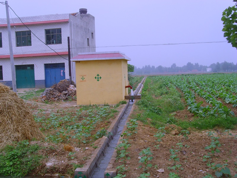 襄陽(yáng)市襄州區(qū)2007年龍王鎮(zhèn)白集中低產(chǎn)田改造項(xiàng)目配套設(shè)施泵房2